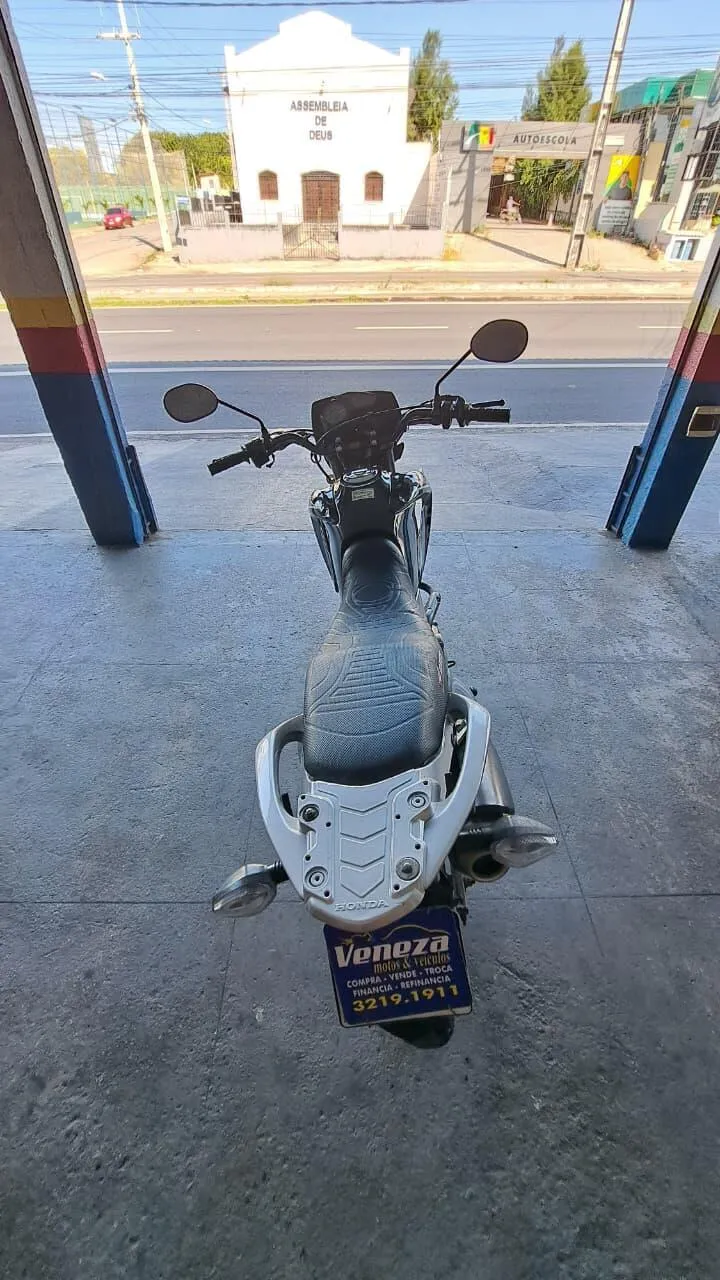 HONDA BROS 125 ES POR CIMA